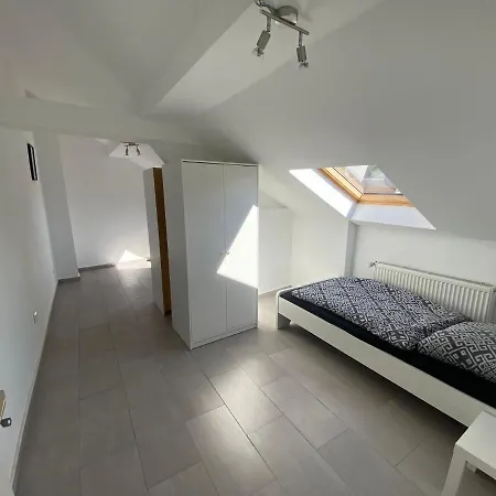 Ferien-& Monteurwohnung Zentral 2 * Ubach-Palenberg